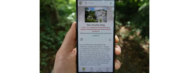 So präsentiert sich der Max-Schultze-Steig in der natur.digital-App Blick auf das Handy-Display mit der Darstellung der natur.digital-App
