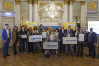 Die Preisträgerinnen und Preisträger des Bürgerenergiepreises Oberpfalz 2025.