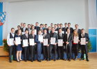 Gruppenbild der Absolventinnen und Absolventen