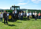 Die Besucherdelegation auf dem Aiglshof in Furth im Wald