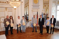 Horst und Sabrina Kraus, Benjamin und Ramona Wier, Andreas Artmann, Regierungspräsident Axel Bartelt, Elisabeth Schlipfenbacher und Georg Rampf (v.li)