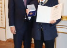 Regierungspräsident Walter Jonas (links) mit Friedrich Holm, ehemaliger zweiter Bürgermeister der Marktgemeinde Wiesau und ehemaliges Mitglied des Kreistags Tirschenreuth