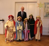 Sternsinger besuchen Regierungspräsidenten