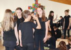 Szenische Darbietung der AG Theater der Grundschule Altenthann unter der Leitung 
von Tobias Mages bei der Eröffnung der Theatertage 
